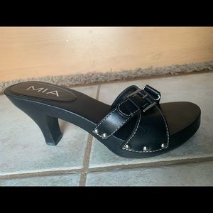 MIA Wondrous Leather Sandals